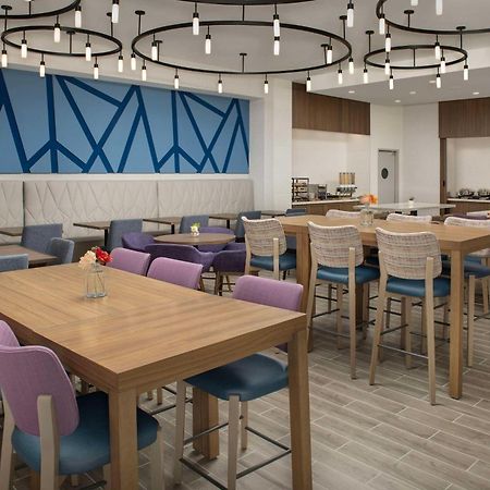 Hilton Garden Inn Pensacola Downtown Экстерьер фото