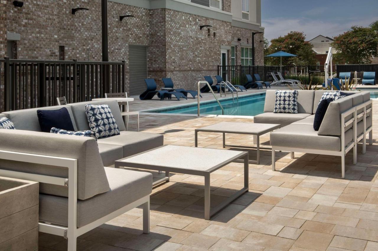 Hilton Garden Inn Pensacola Downtown Экстерьер фото
