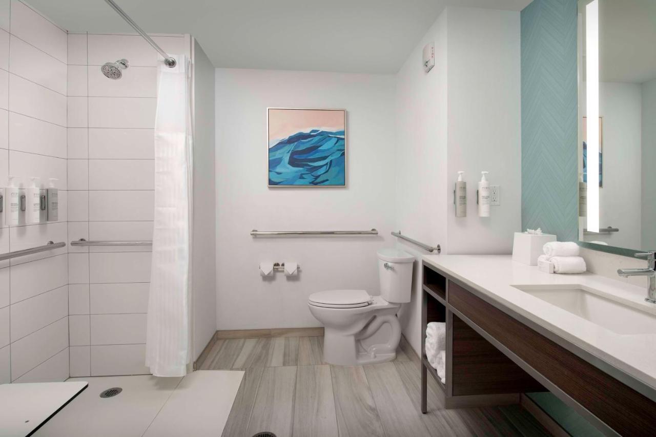 Hilton Garden Inn Pensacola Downtown Экстерьер фото