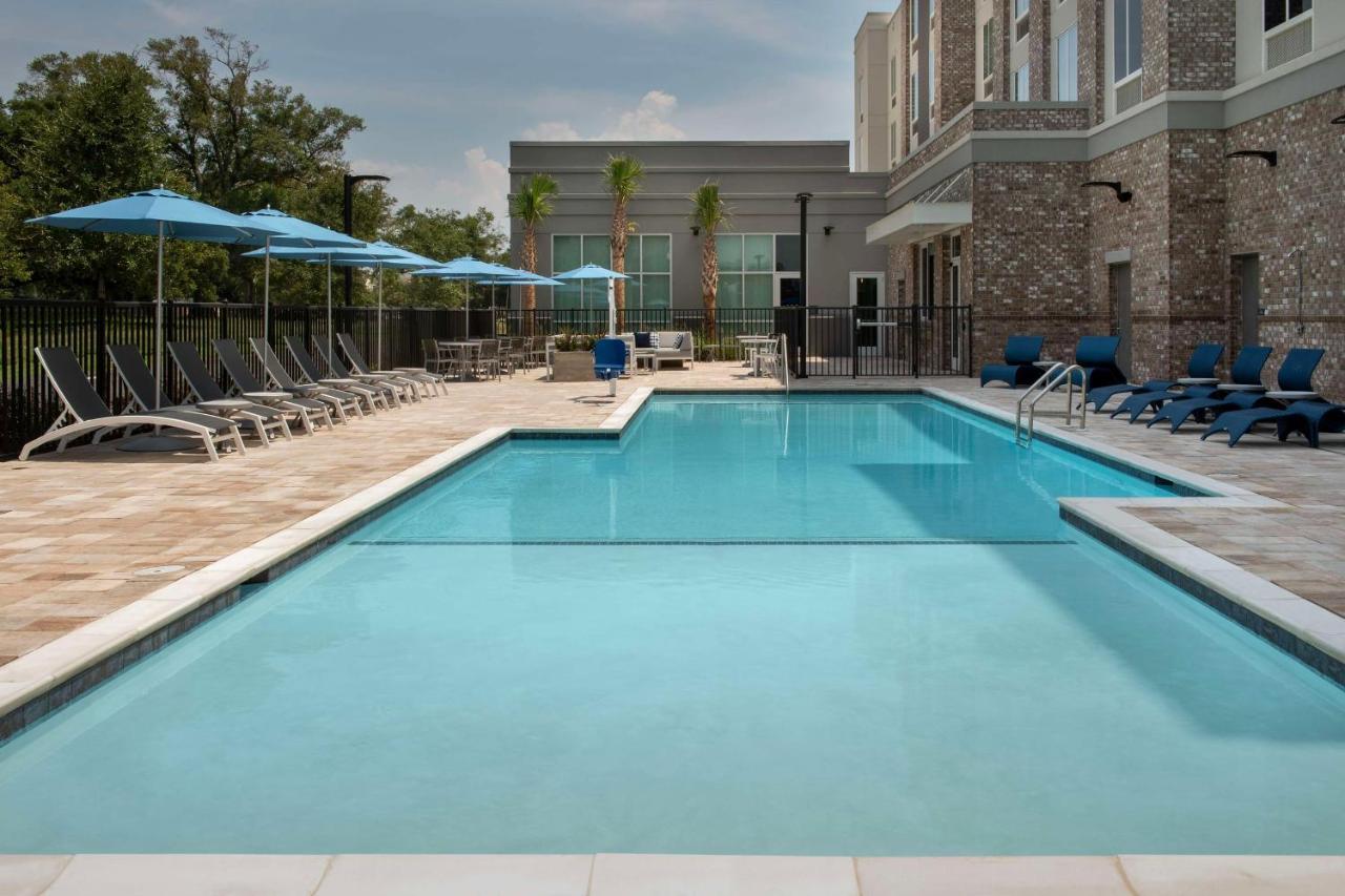 Hilton Garden Inn Pensacola Downtown Экстерьер фото