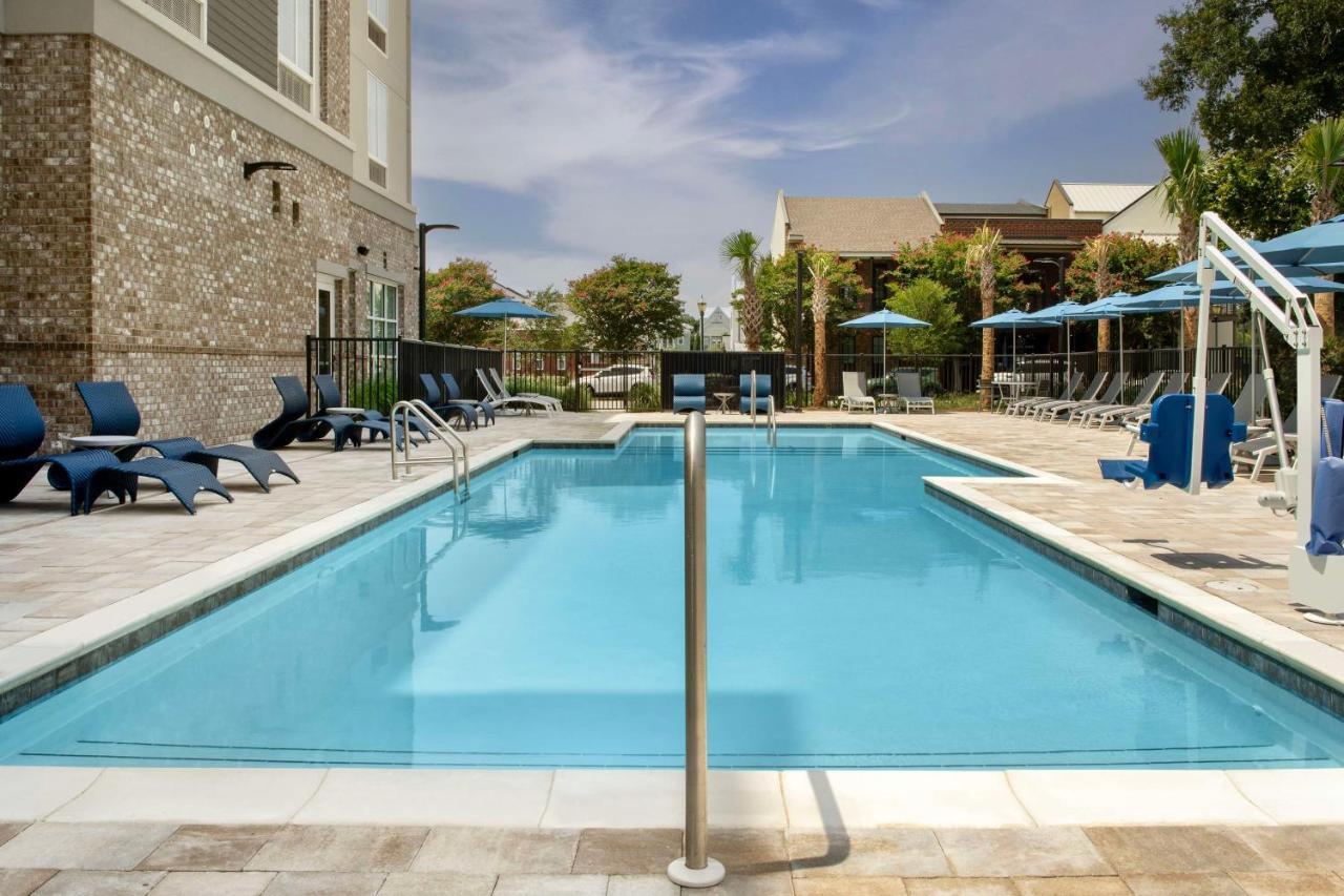 Hilton Garden Inn Pensacola Downtown Экстерьер фото