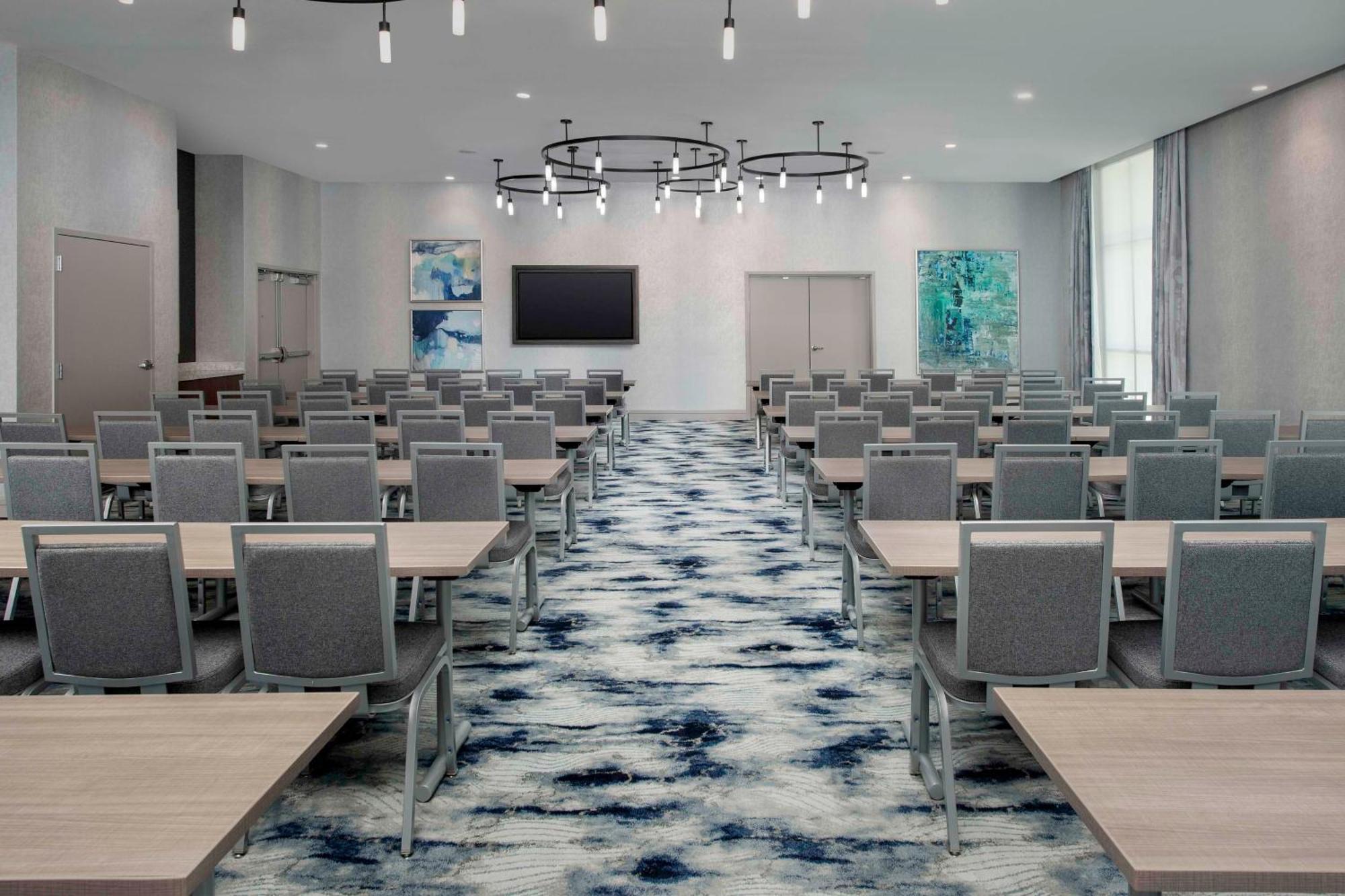 Hilton Garden Inn Pensacola Downtown Экстерьер фото